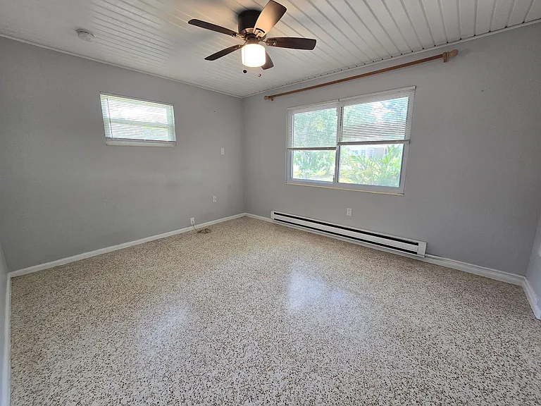 6346 Beechwood Ave — Photo 13