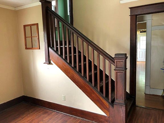 3rd image of 29 Kellogg St