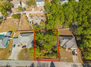 128 Country Club Dr, Pass Christian, MS 39571