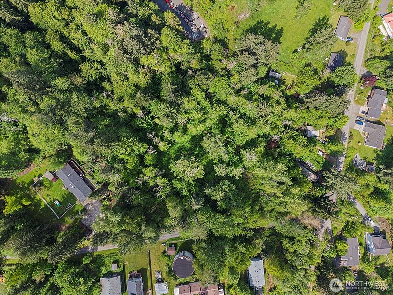 3rd image of 475 Larson Street