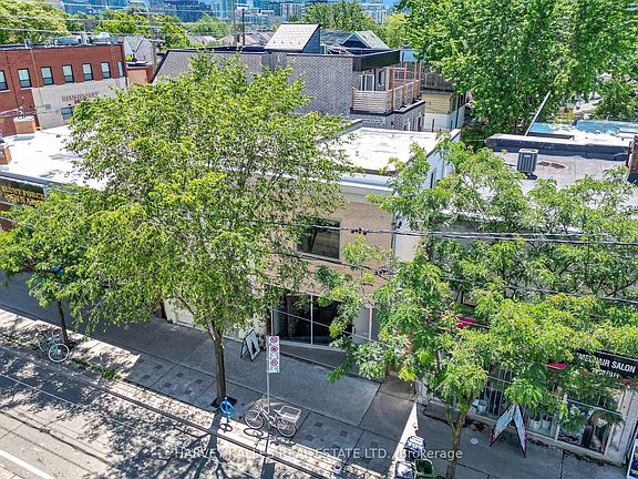 2nd image of 819 Dundas St W