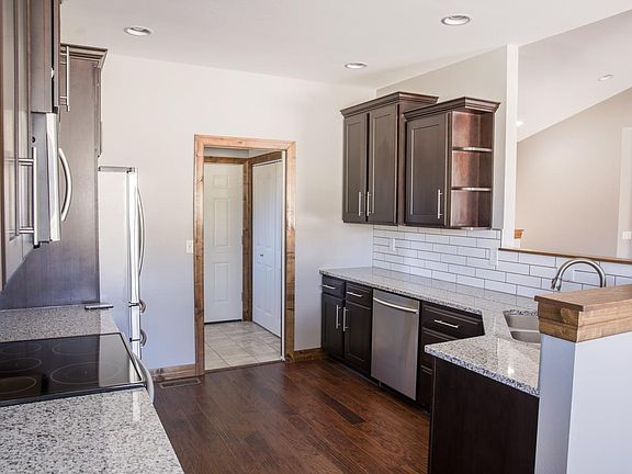 5th image of 3007 E 14th St