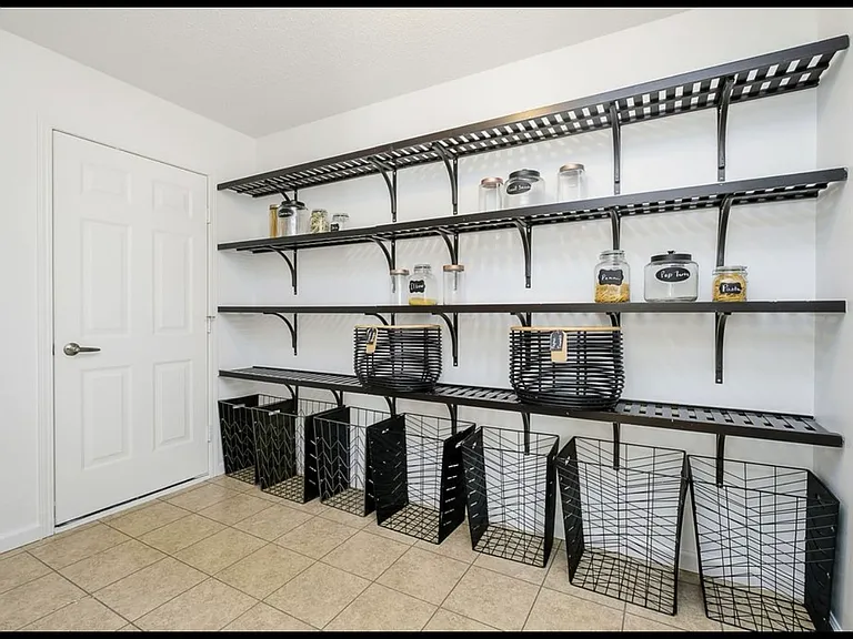 8813 Browns Valley Ln — Photo 5
