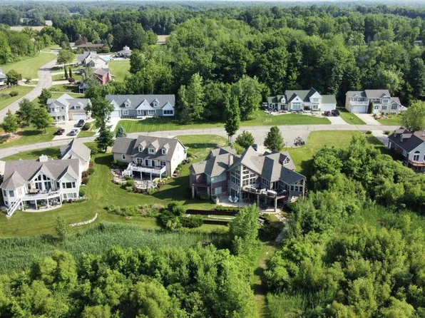 8573 Heron Ct, Watervliet, MI 49098