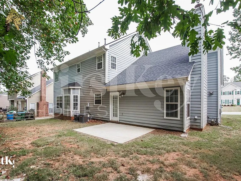 7031 Reedy Creek Rd — Photo 16