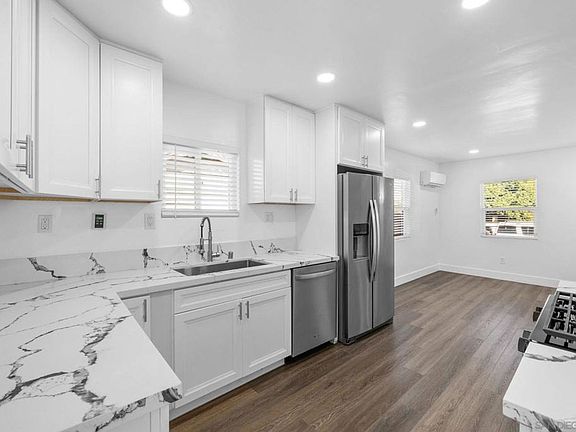3rd image of 322 S Pardee St #1