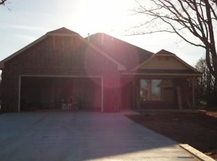 341 Timber Ln, Harrah, OK 73045