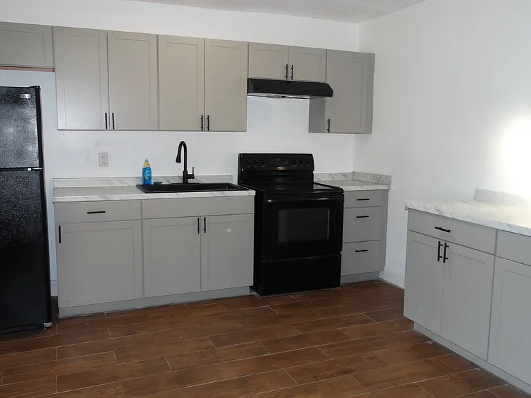 7878 Caxton Cir E — Photo 4