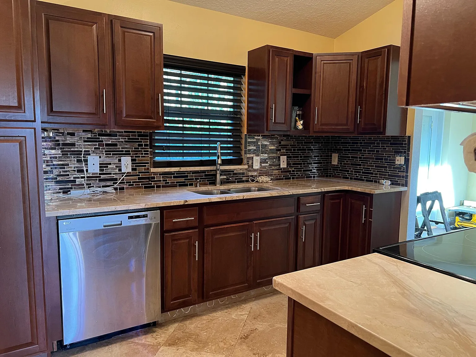 3 bed, 2.5 bath, 2038 sqft, $2,600 — Photo 4