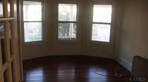 4th image of 248 Rich Ave