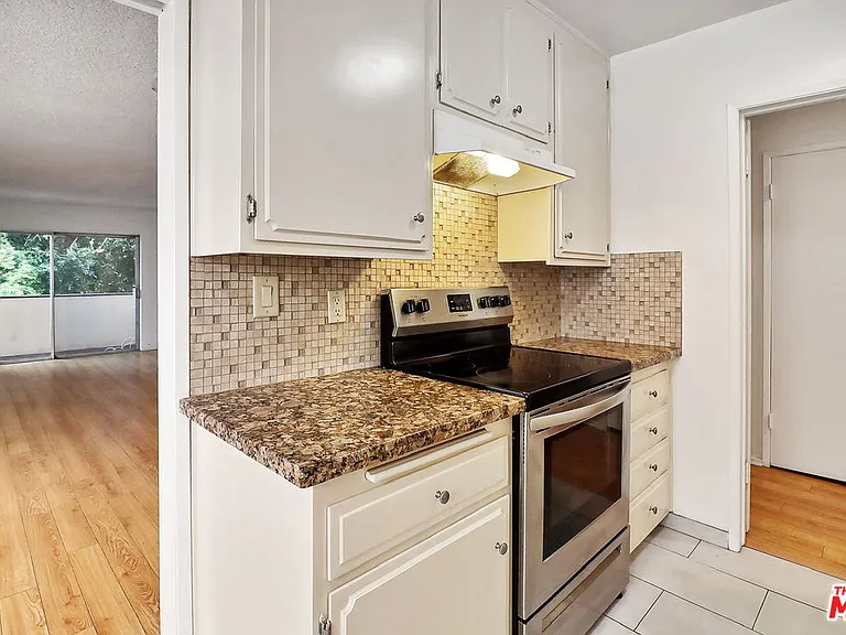 10980 Ohio Ave #101 — Photo 8