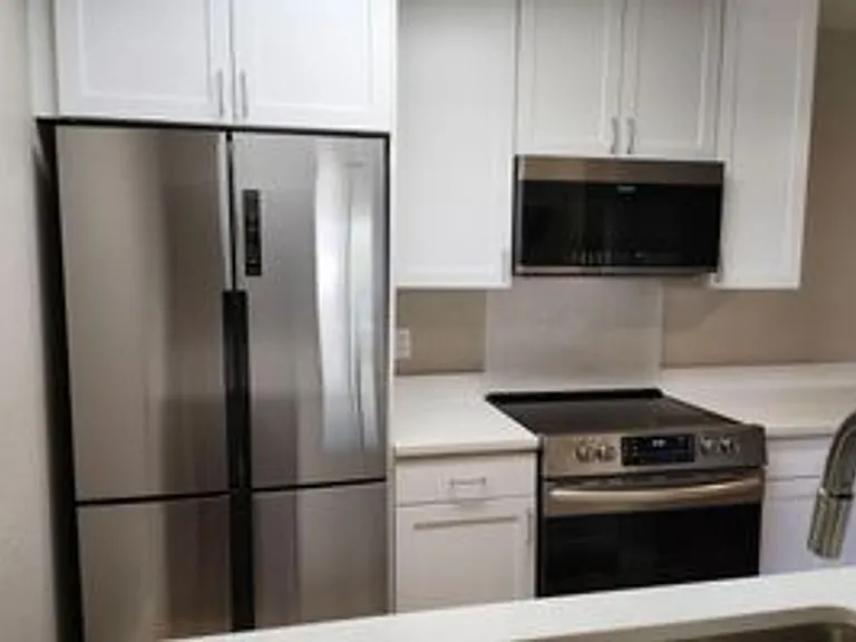 Sand Pebble Community *Renovated Units — Photo 4