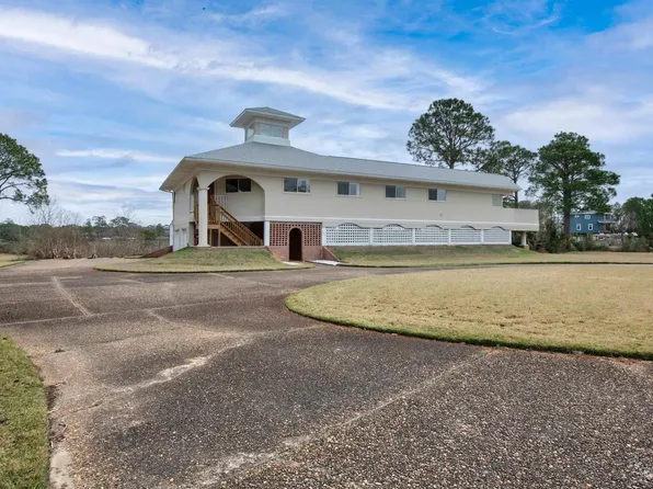 4758 Bayside Dr, Milton, FL 32583