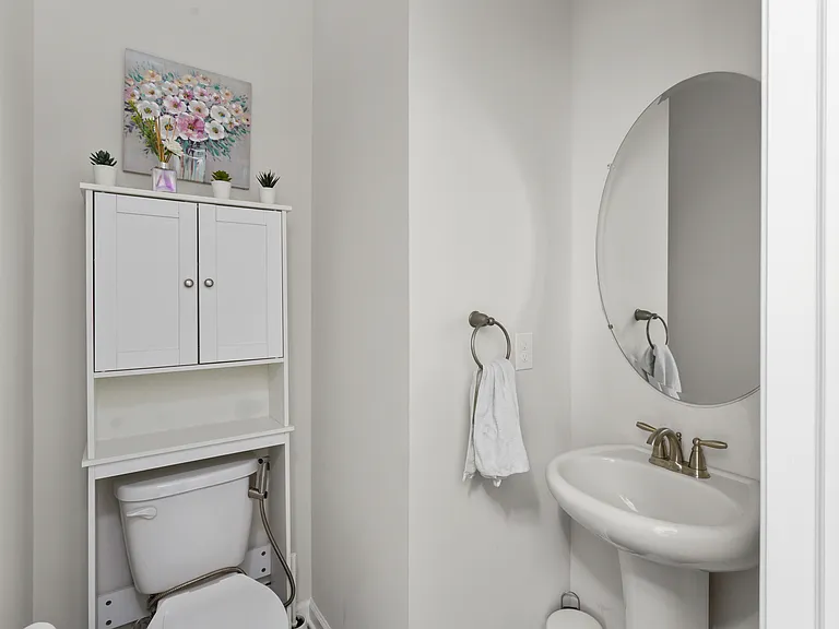 34 Marion Ave — Photo 3