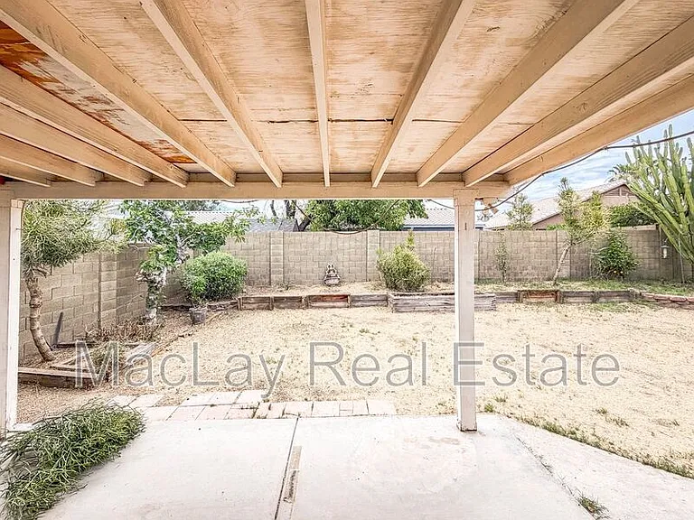 2934 E Blackhawk Dr — Photo 22