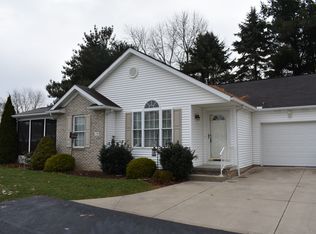 138 Carly Ct, Hartville, OH