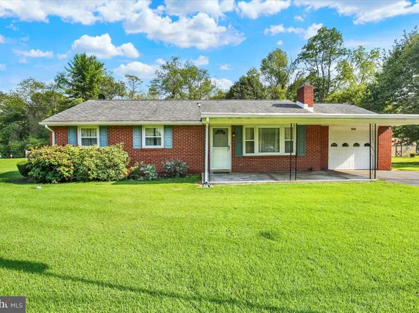 109 Cascades Ln, Leesport, PA 19533