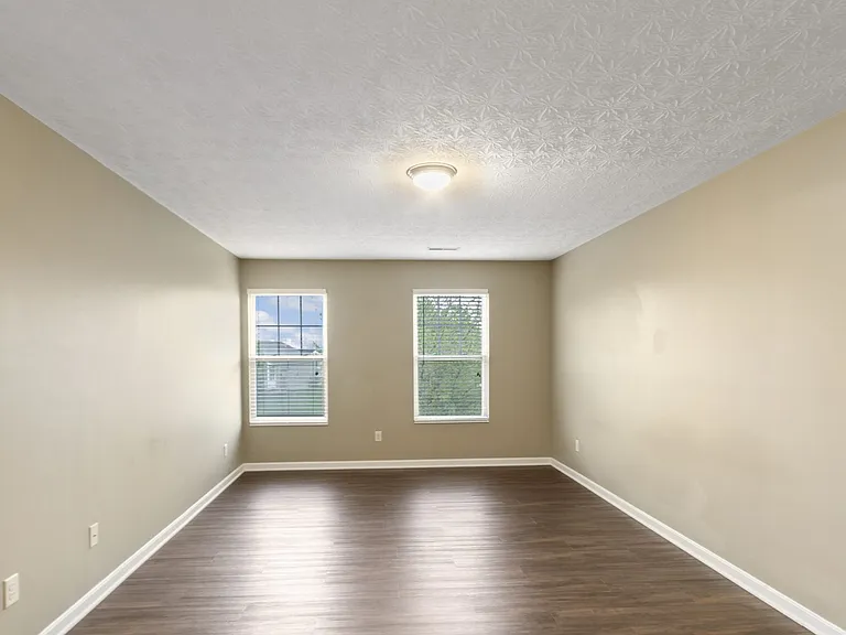5877 Hayden Dr — Photo 9