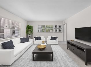 780 10th Ave S APT 4, Naples, FL 34102