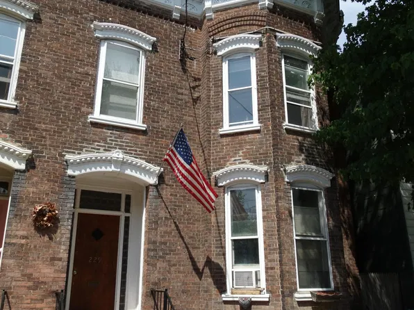 229 Green St, Schenectady, NY 12305