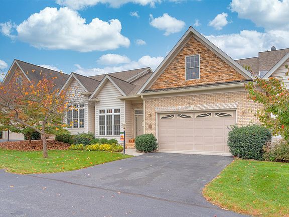 4th image of 6725 Bay Hill Ct