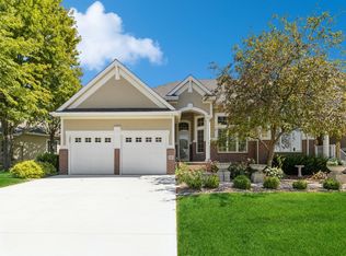 906 Burr Oaks Dr, West Des Moines, IA 50266