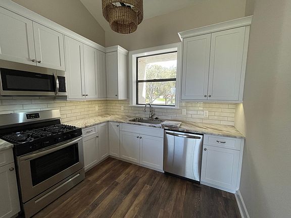 5th image of 412 Laurel Cove Way #412