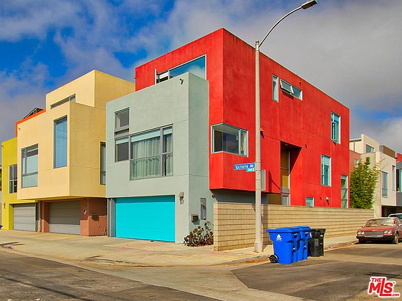 2nd image of 517 Victoria Ave