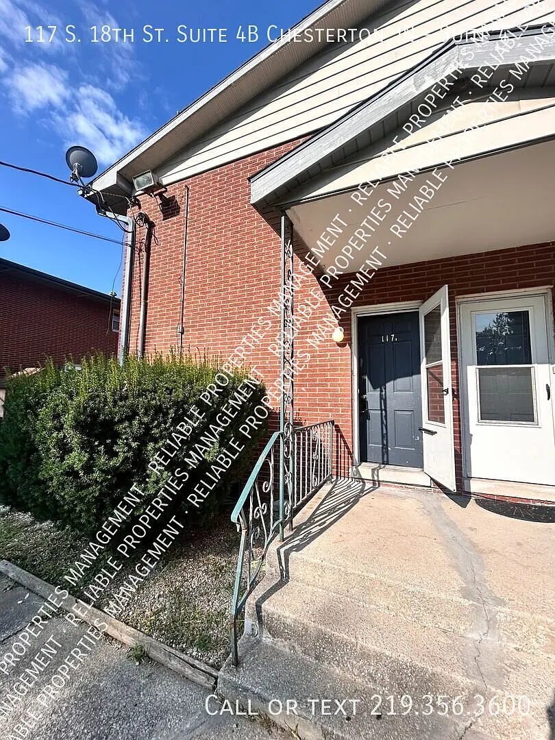 Modern Renovated Apartment in Chesterton Unit 4B — Photo 1