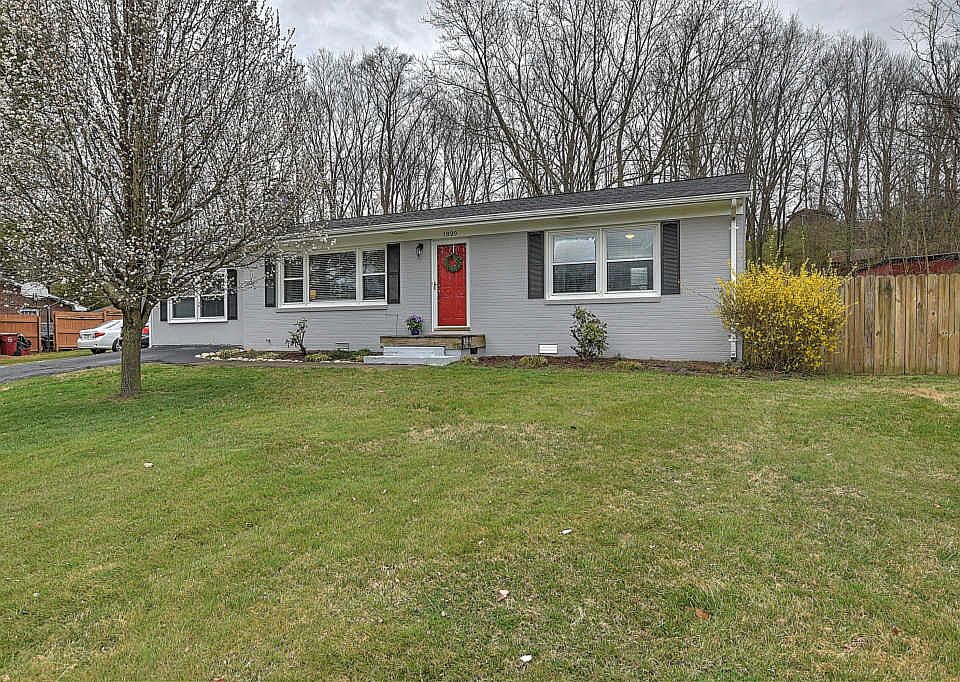 1st image of 1820 W Lakeview Dr