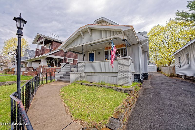 4th image of 1146 Keyes Avenue