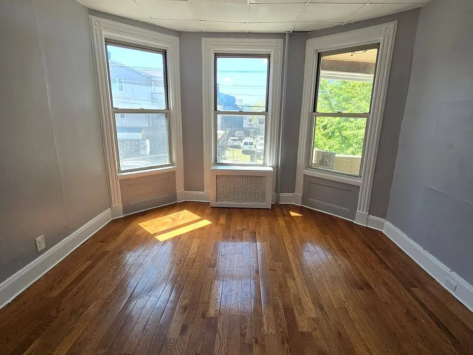 87 Rosa Parks Blvd #2