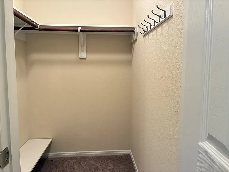 2588 Hallmark Oak St — Photo 21