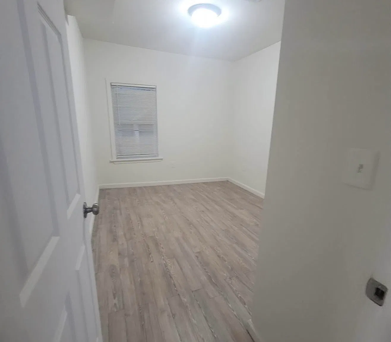 3 bed, $1,900 — Photo 3