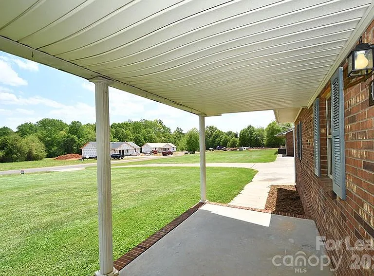 152 Glen Gar Dr — Photo 3