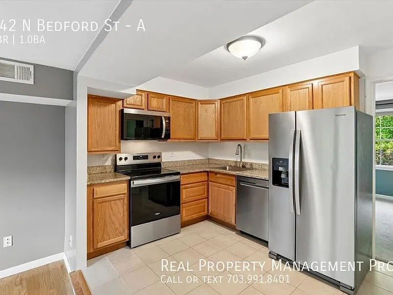 142 N Bedford St #A — Photo 9