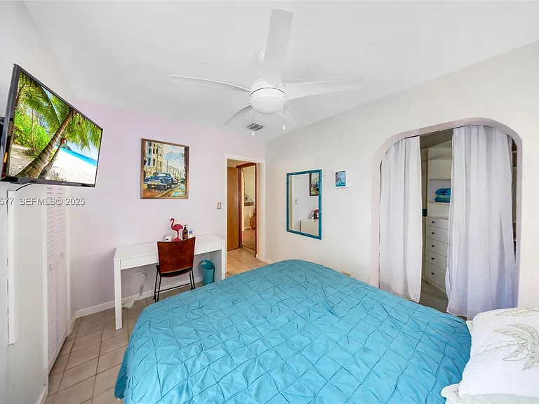 1840 Tigertail Ave — Photo 14
