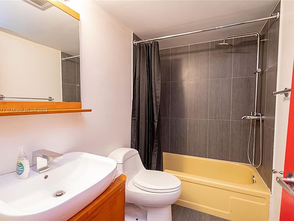 3rd image of 2751 Taft St APT 110