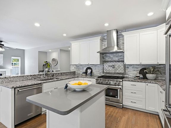 4th image of 372 Fireweed Court
