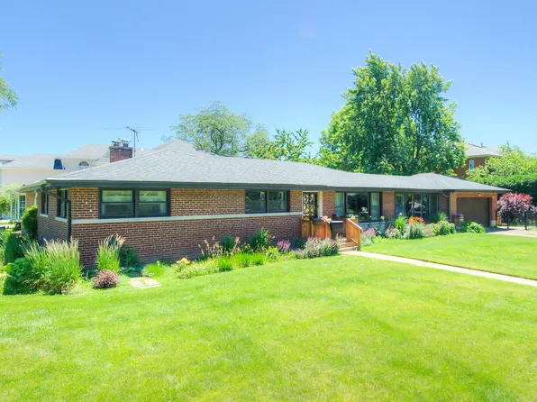 7055 N Kilbourn Ave, Lincolnwood, IL 60712