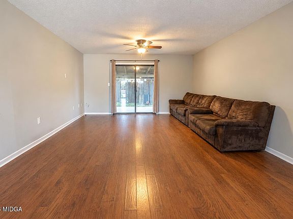 4th image of 106 Stonehedge Dr