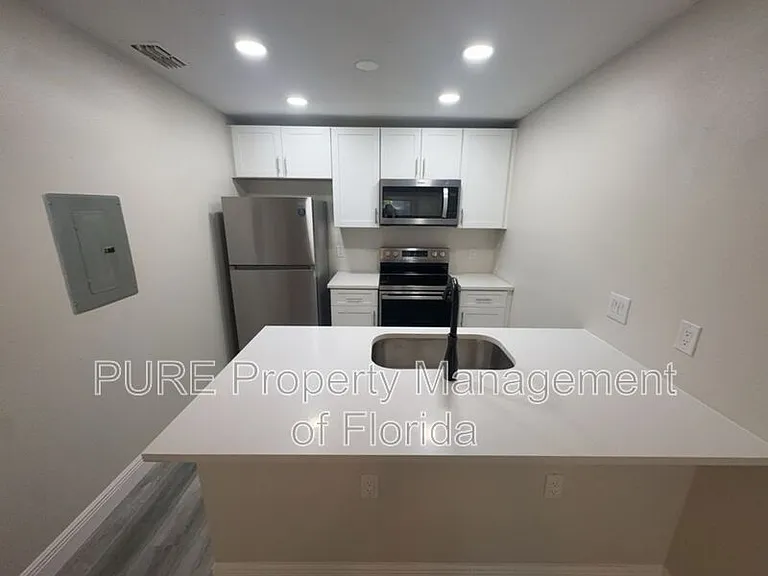 5485 SE 30th Pl #A — Photo 11