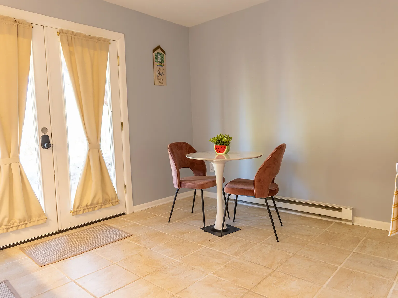 2 bed, 975 sqft, $1,800 — Photo 3