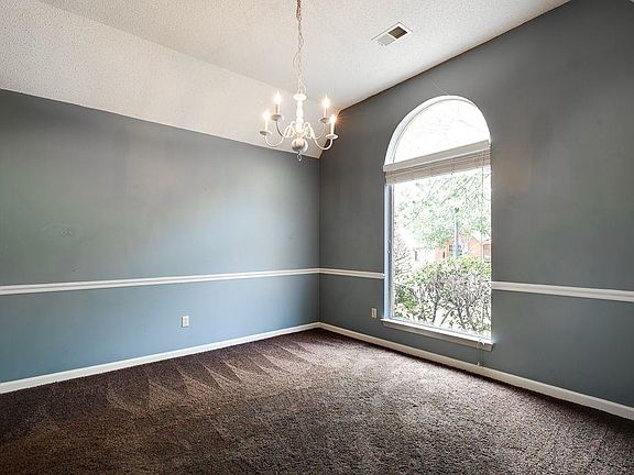 4th image of 2760 Park Crest Cv