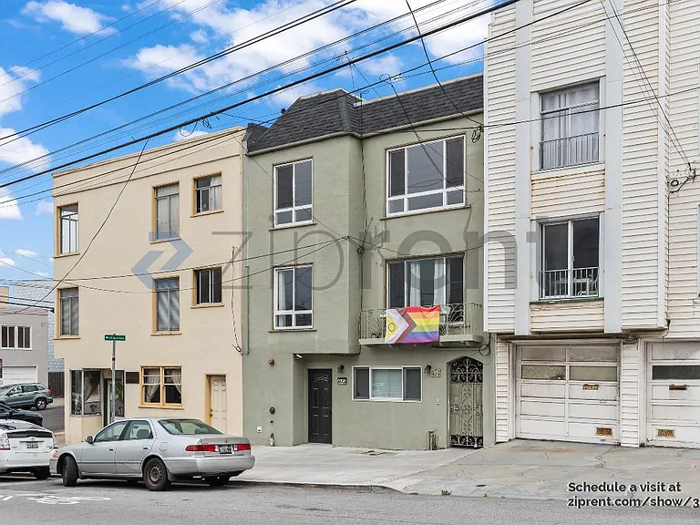 4542 Cabrillo St #A — Photo 2