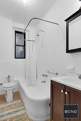 5th image of 860 W 181st St APT 4