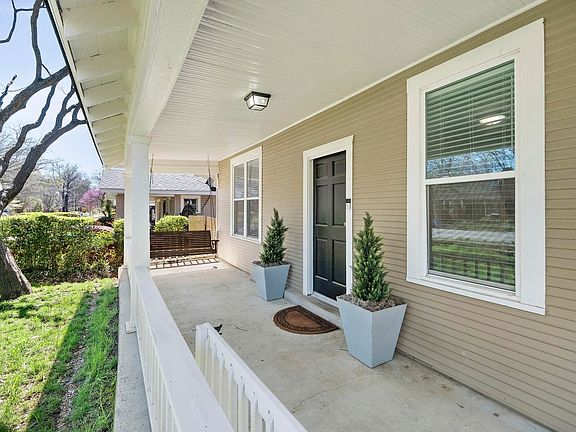 2nd image of 471 S Reese St