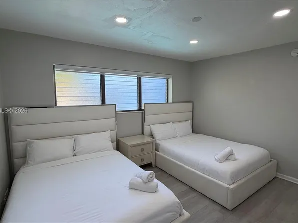 10004 E Bay Harbor Dr, Miami Beach, FL