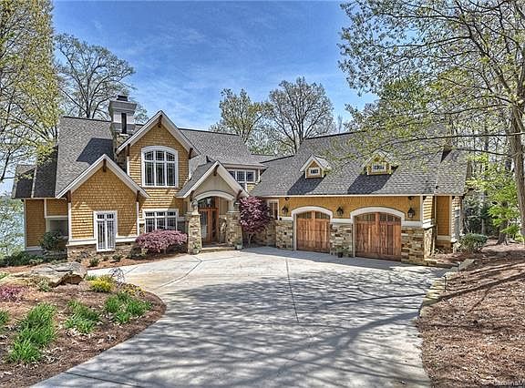 2nd image of 116 Emerald Point Ln