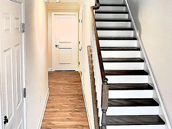 5th image of 10588 Waterbury Woods Way